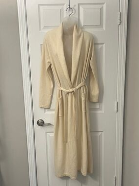 Neiman Marcus Cashmere Robe Size Small Cream Long Length 100% Cashmere Belted